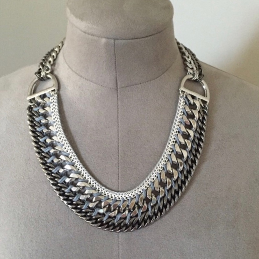 CLOSET CLEAR OUT! Offers welcome! Stella & Dot Femme Fatale necklace RARE
